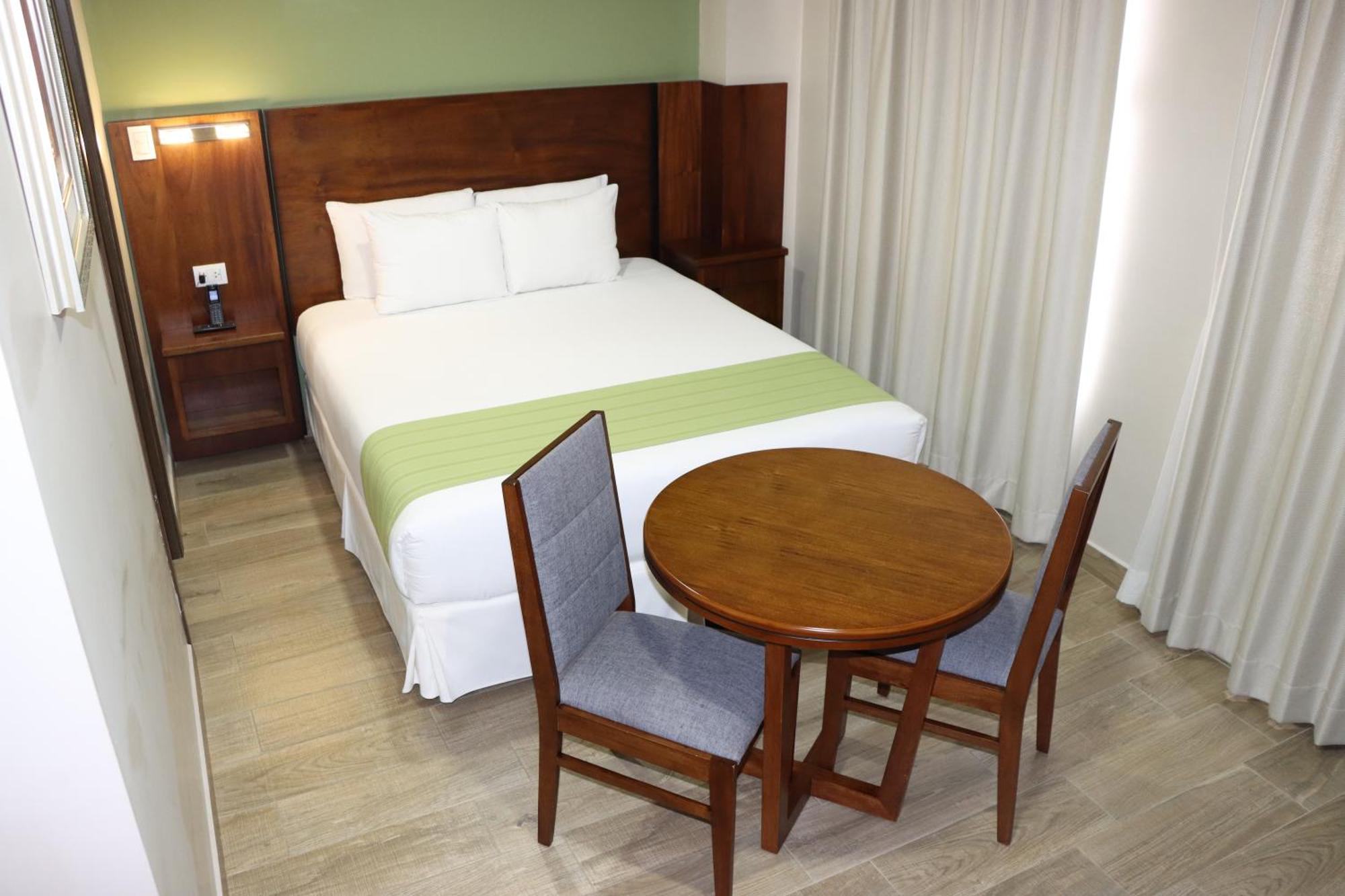 Hotel San Agustin Plaza Latacunga Eksteriør bilde