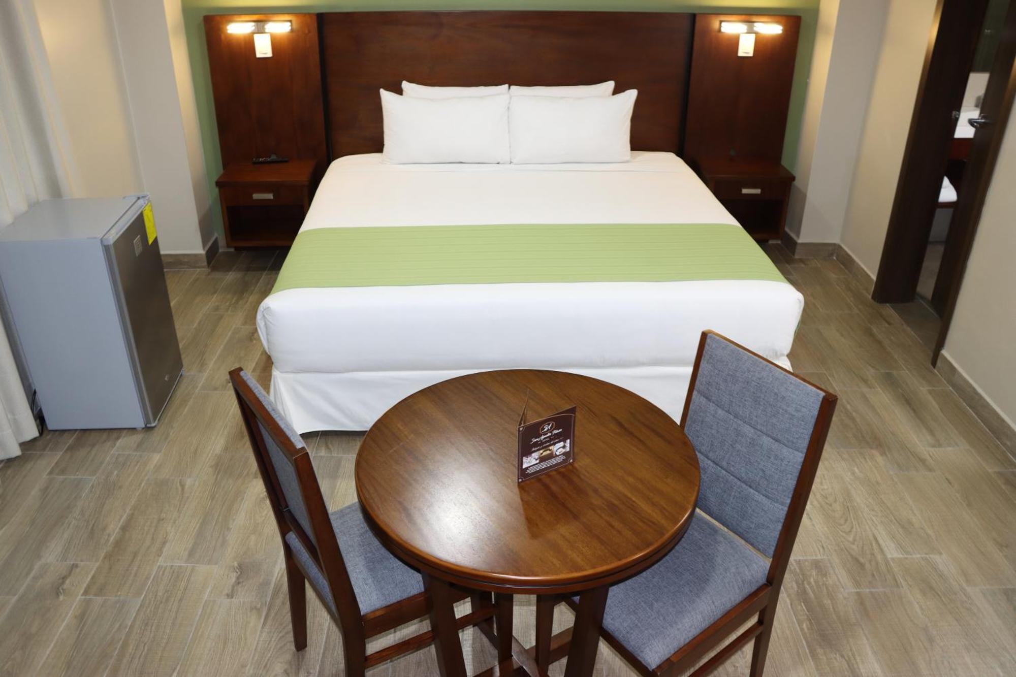 Hotel San Agustin Plaza Latacunga Eksteriør bilde